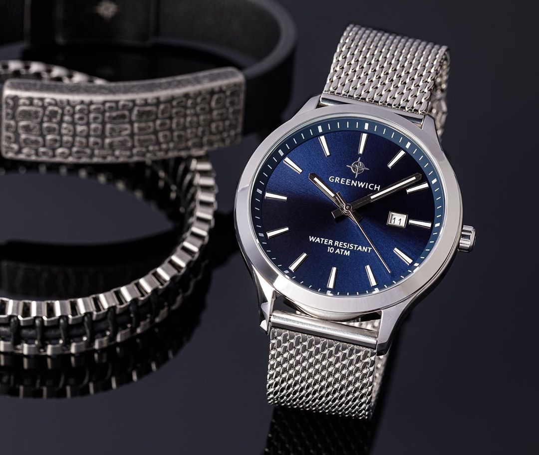 Нет ничего более практичного, чем коллекционные кварцевые часы Helm с индикацией даты и водонепроницаемостью 10 атм. 